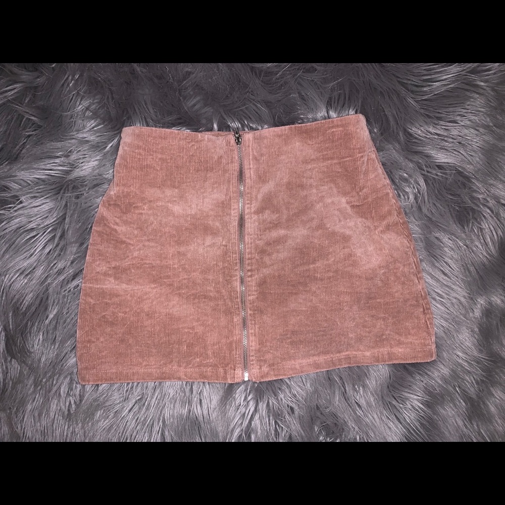 Zip up pink skirt